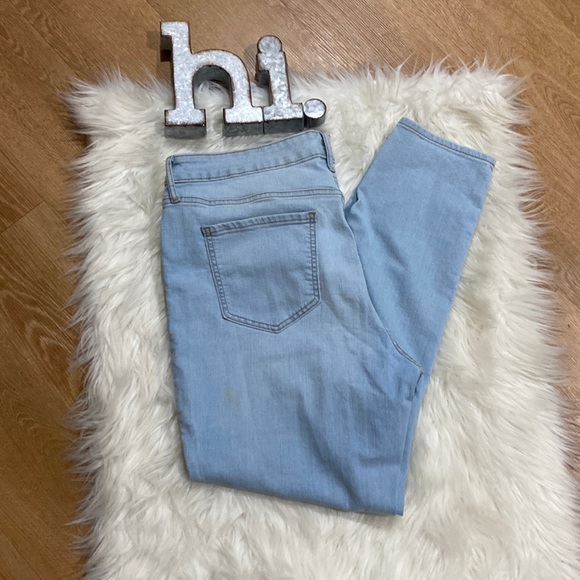 Old Navy Denim - 2/$15 OLD NAVY SUPER SKINNY JEANS